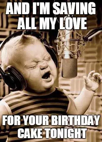 Забавный мем на день рождения с маленькой певицей.