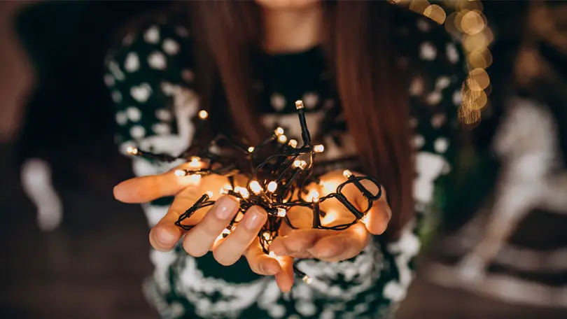 25 Christmas Light Captions for the Coziest Instagram Posts